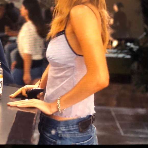 *AS SEEN ON TELL ME LIES* Abercrombie and Fitch denim mini skirt - Picture 2 of 5